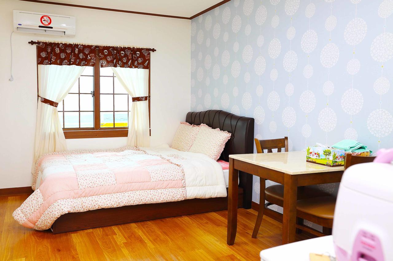 Gyeryonggil Pension Jeju Extérieur photo