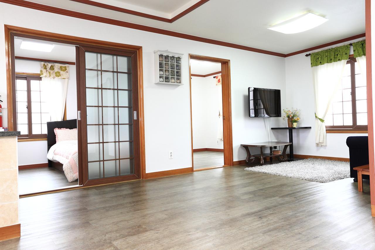 Gyeryonggil Pension Jeju Extérieur photo